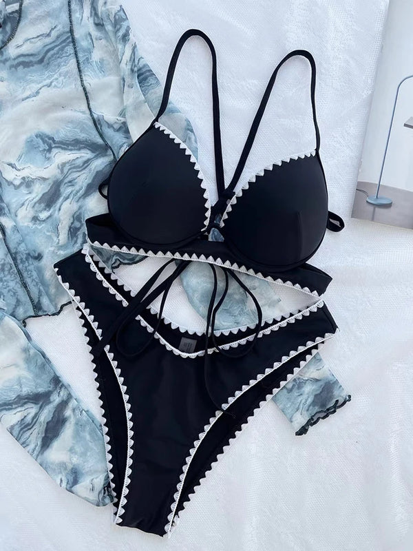 Bikini z koronką i wiązaniem
